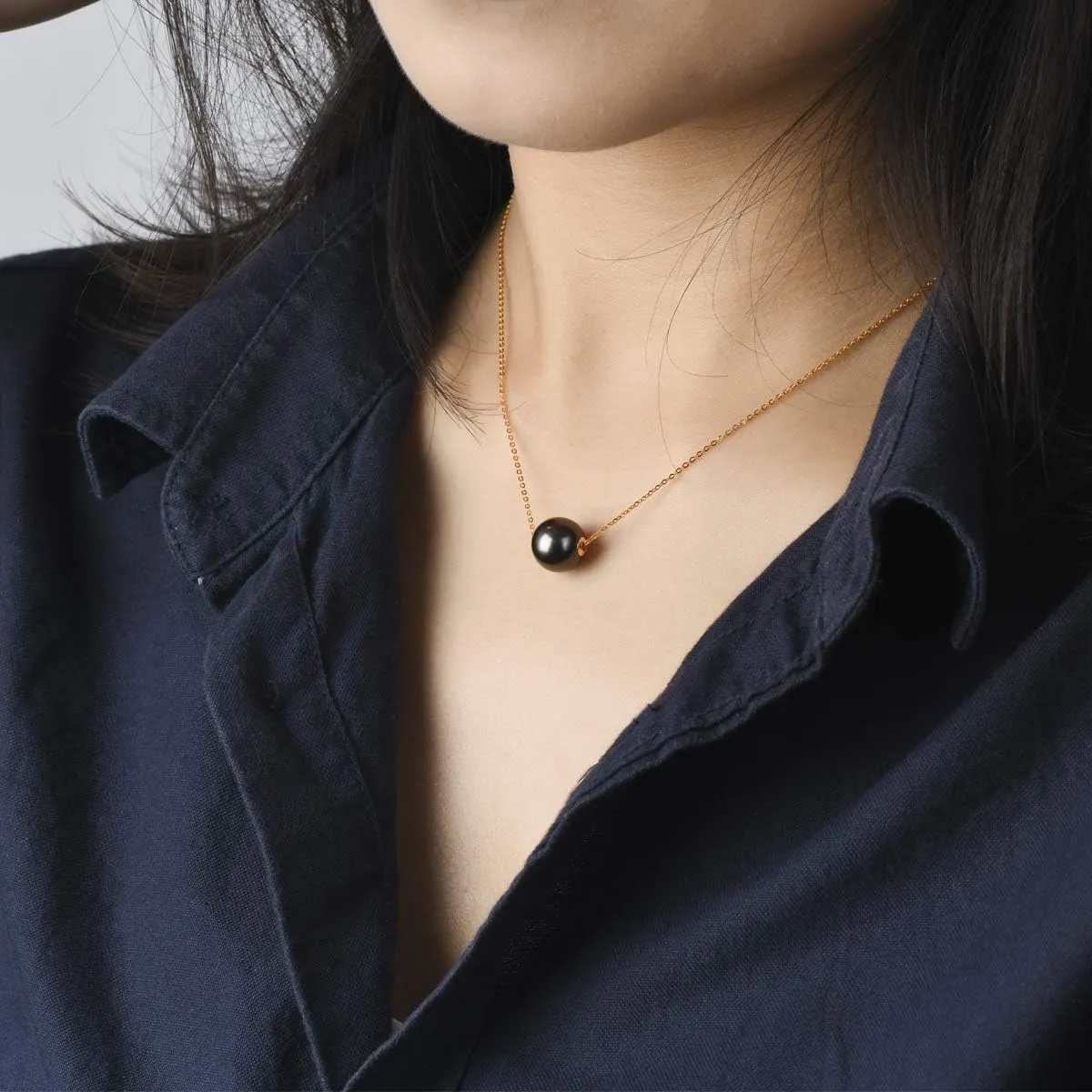 18K Gold Tahitian Black Pearl Necklace for Women, 10-11mm Tahitian Seawater Cultured Floating Single Pearl Pendant with Sterling Silver Chain Jewelry Gifts for Mom Wife Daughter