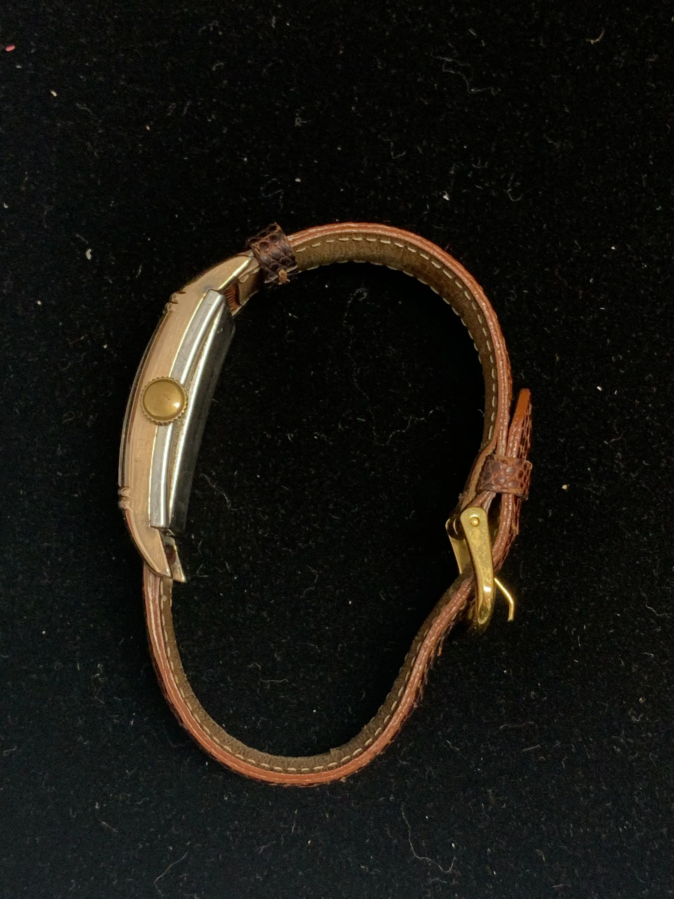 BENRUS Incredible Vintage C. 1940s Curvex Watch - $7K APR Value w/ CoA! ✓