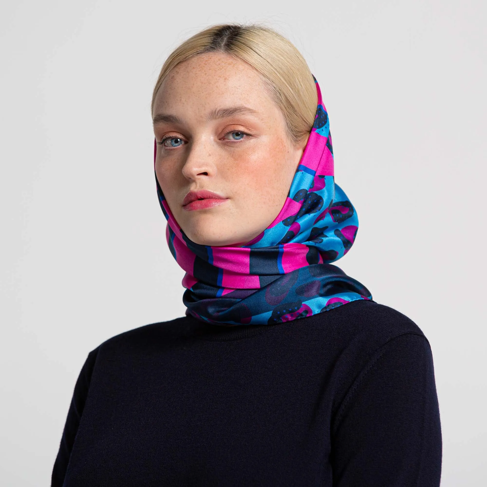 BIG CAT SILK SCARF NAVY PINK
