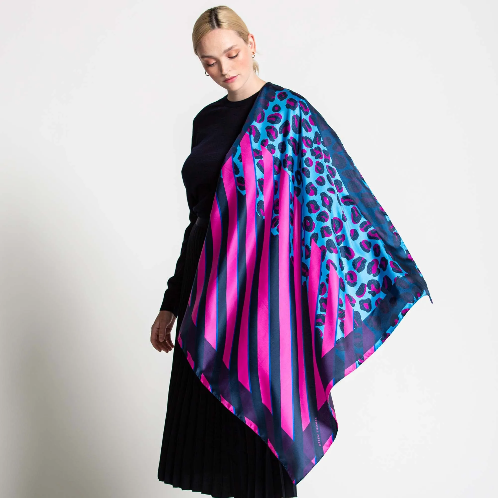 BIG CAT SILK SCARF NAVY PINK