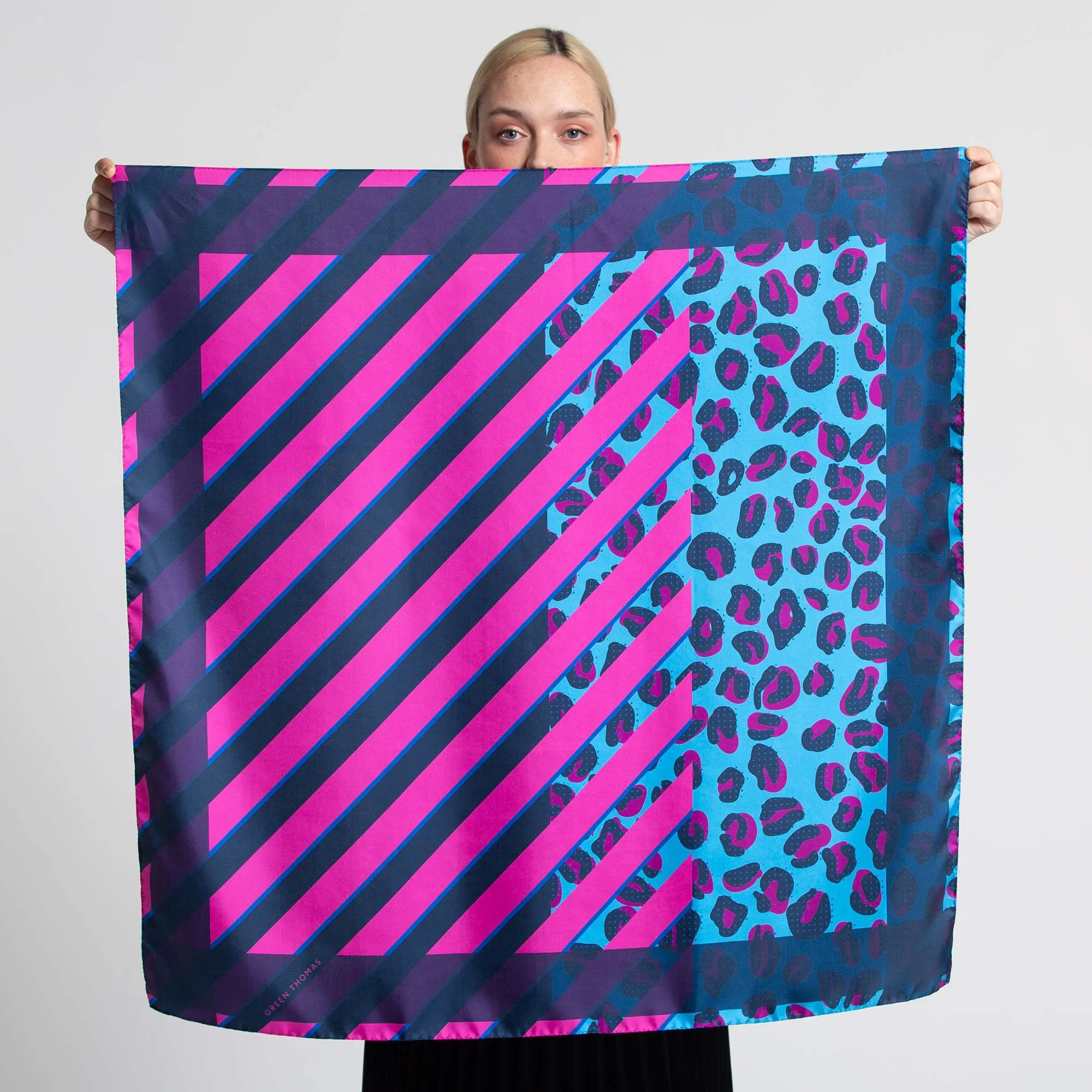BIG CAT SILK SCARF NAVY PINK