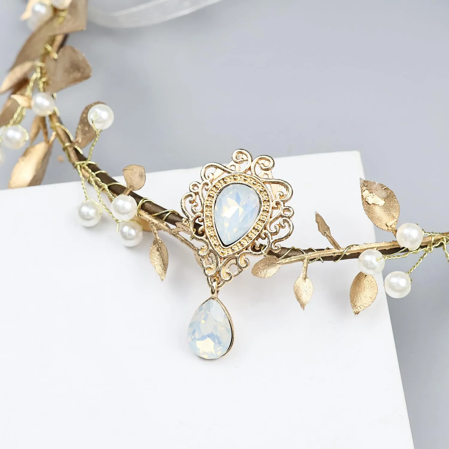 Bubbmi Floral Elf Costume Headband with Pendant Leaves, V-shaped Adjustable Fairy Woodland Hairband with for Wedding Bridal Women Girls (Golden2)